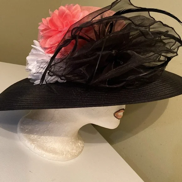 August Hats | Accessories | Beautiful Sinamay Natural Straw  display picture 3